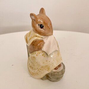 BEATRIX POTTER "Chippy Hackee" Porcelain Collectible Vintage Figurine - Rare Sty